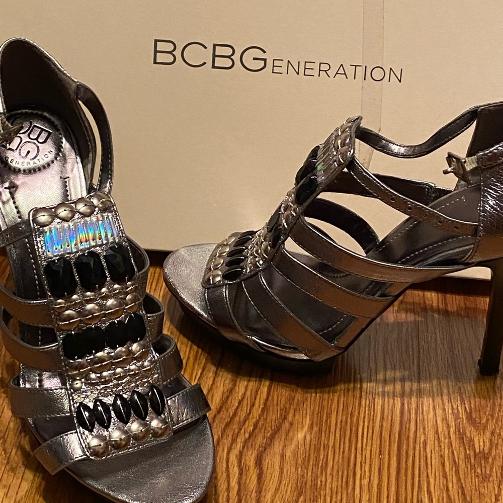 BCBG HIGH HEELS